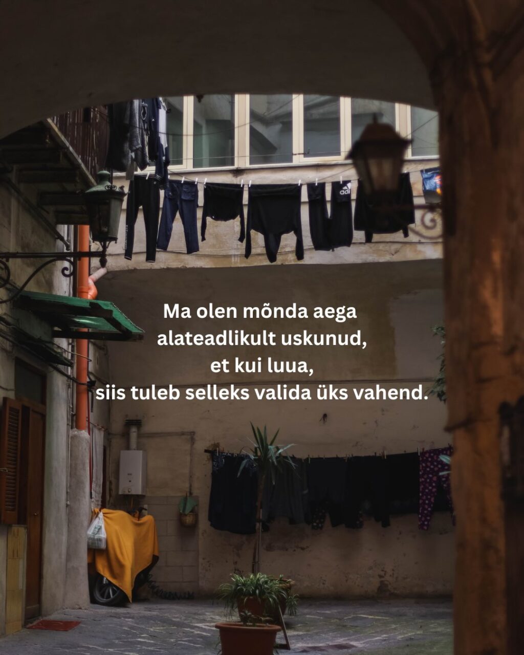 Instagram post from eliises.art. This post is in position 1.